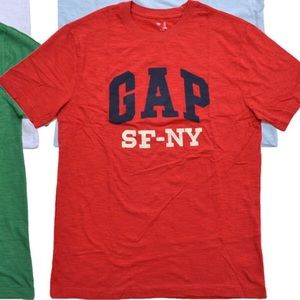 GAP T-shirt